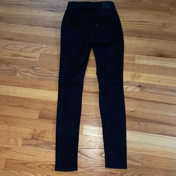 🥳HOST PICK🥳 Levis Black High Rise Skinny Jeans - Picture 6 of 8